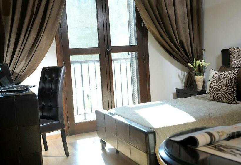 اتاق استاندارد, Royiatiko