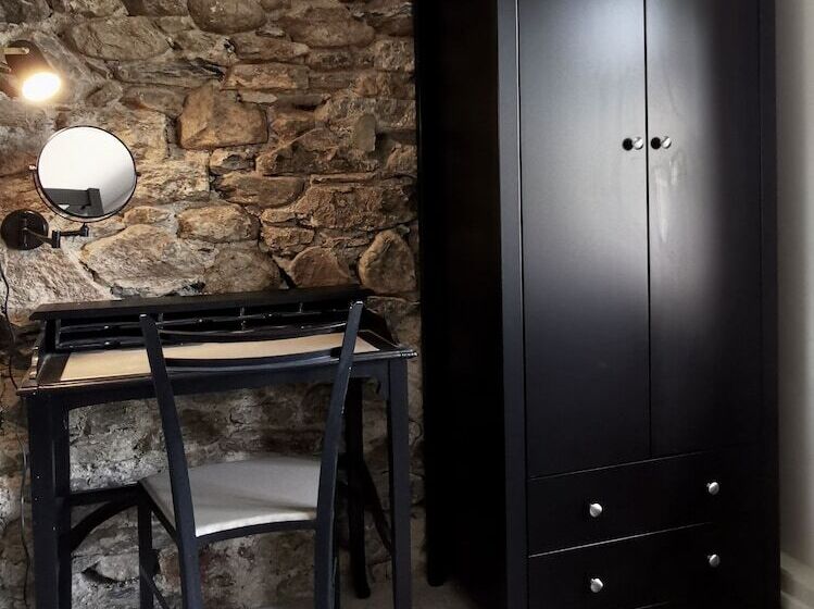 Номер Стандарт, Furzeleigh Mill Inn