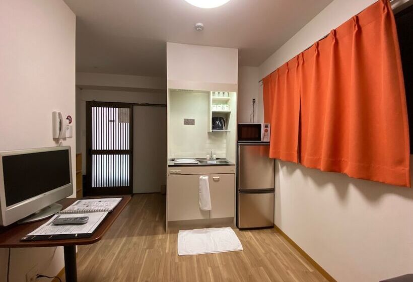 اتاق خانوادگی, Sakura Hotel Hatagaya