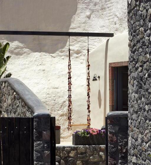 سوییت لوکس, White Pearl Cavalieri