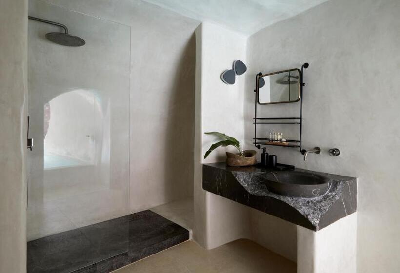سوییت لوکس, White Pearl Cavalieri