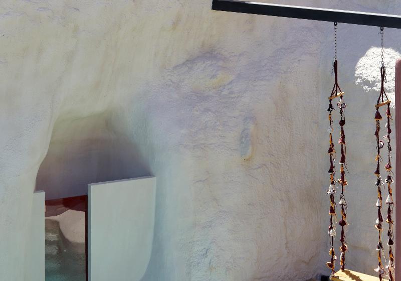 سوییت لوکس, White Pearl Cavalieri
