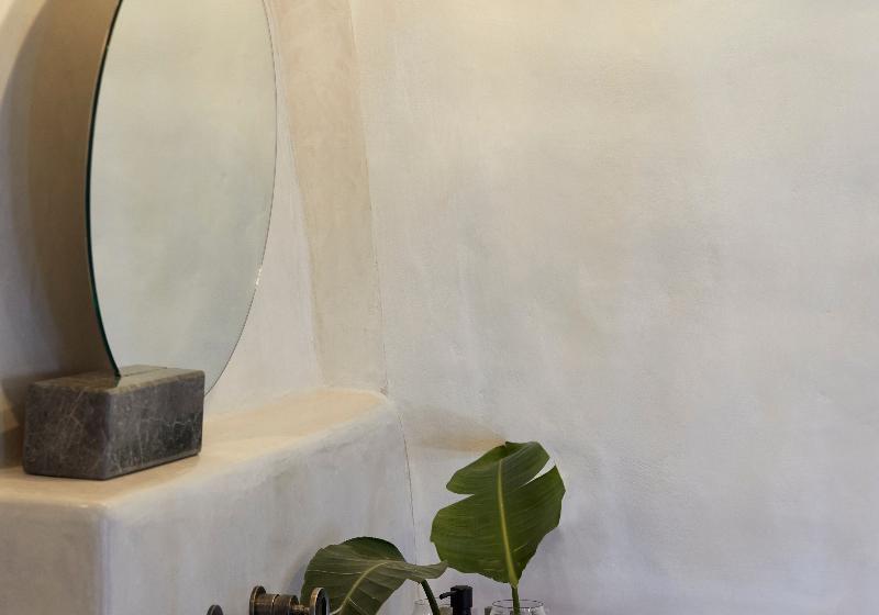 سوییت لوکس, White Pearl Cavalieri
