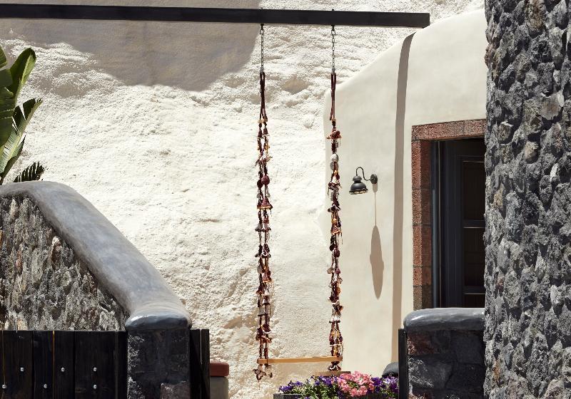 سوییت لوکس, White Pearl Cavalieri
