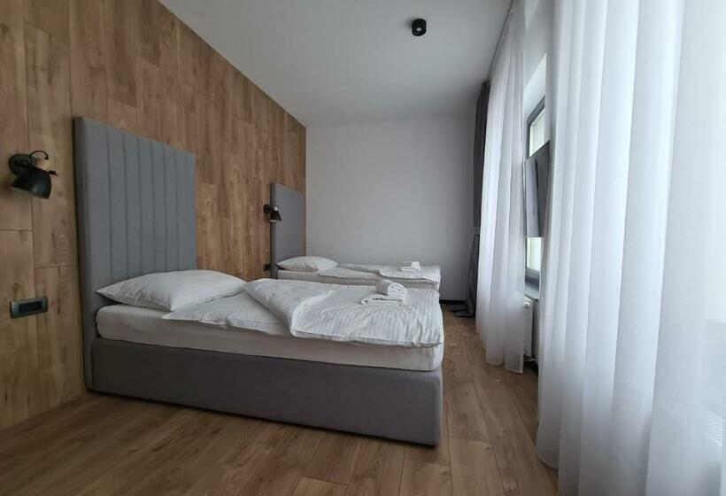 اتاق عادی, Motel Btg