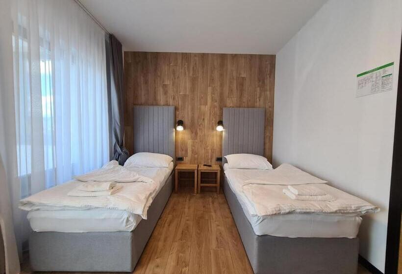 اتاق عادی, Motel Btg