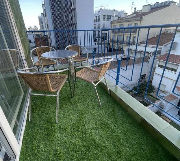 غرفة قياسية مزوَّدة بتراس, Colibri