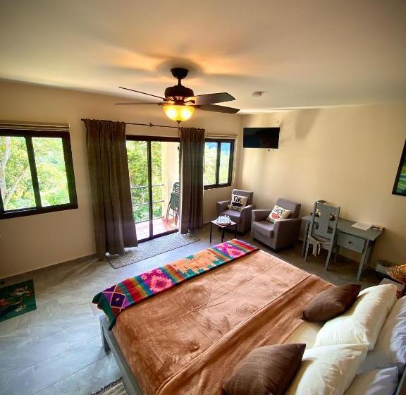 اتاق لوکس با تخت بزرگ, Inn The Coffeepot   Boutique