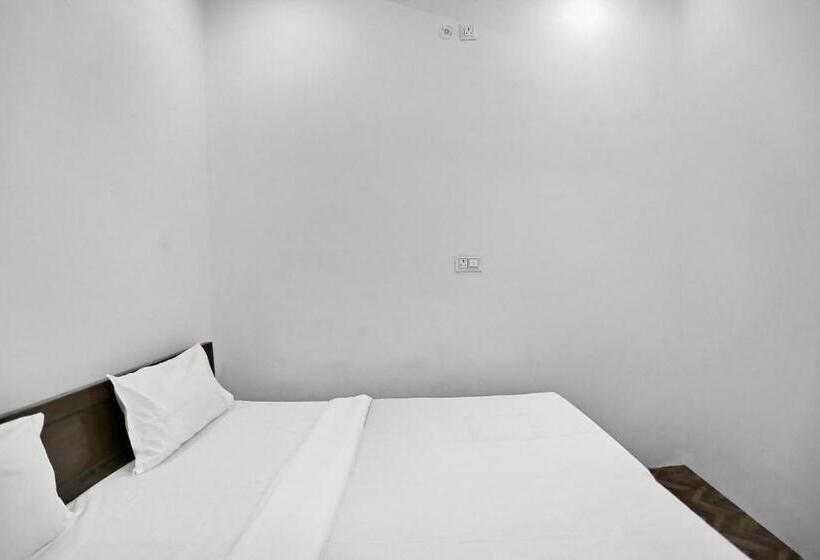 3-Bett-Standardzimmer, Spot On Shashank Plaza