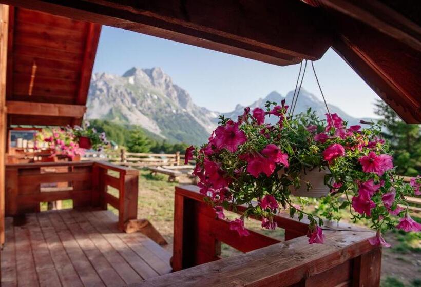 بانگلوی سوپریور, Komovi   Kobil Do Guesthouse