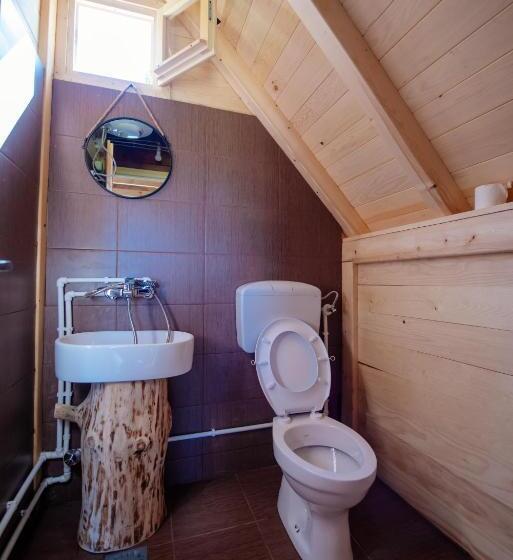 بانگلوی سوپریور, Komovi   Kobil Do Guesthouse