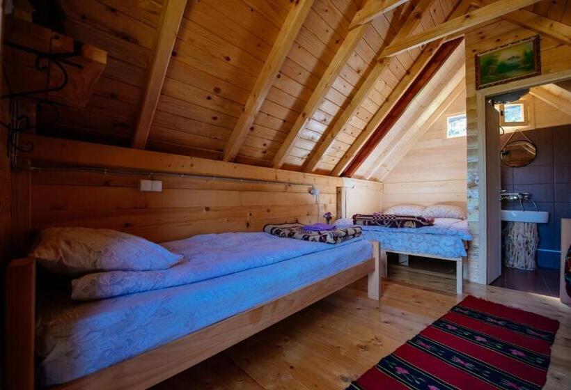 بانگلوی سوپریور, Komovi   Kobil Do Guesthouse