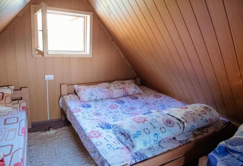 اتاق استاندارد چهار تخته, Komovi   Kobil Do Guesthouse