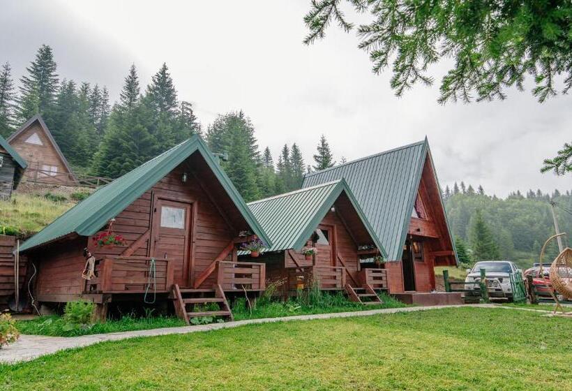 بانگلوی لوکس, Komovi   Kobil Do Guesthouse