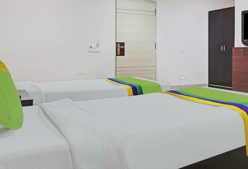 Deluxe Room, Treebo Elite City Upper Bazar