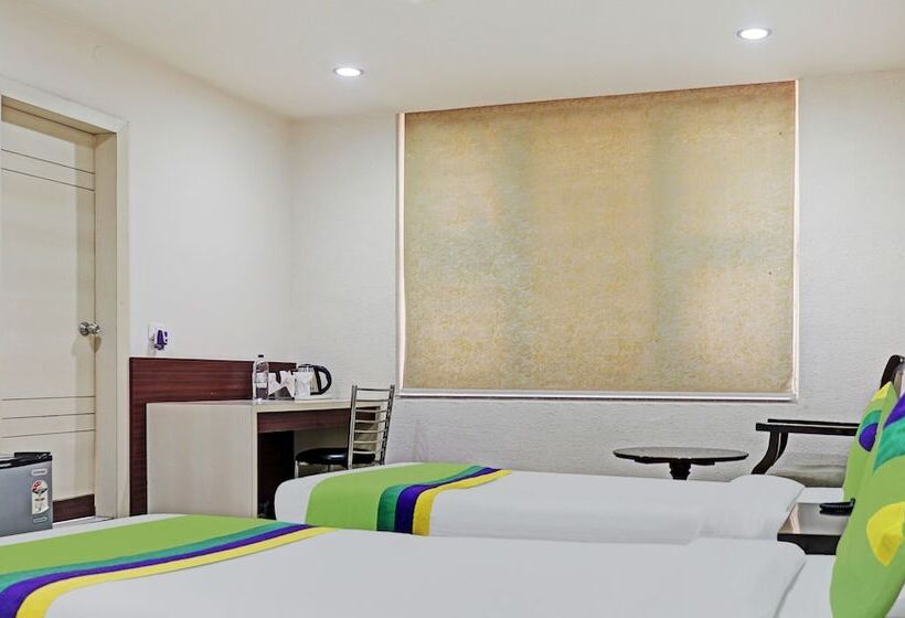 Deluxe Room, Treebo Elite City Upper Bazar