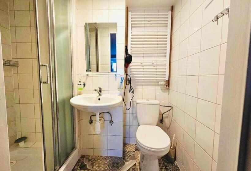 اتاق لوکس خانوادگی, Ubytování U Tranů