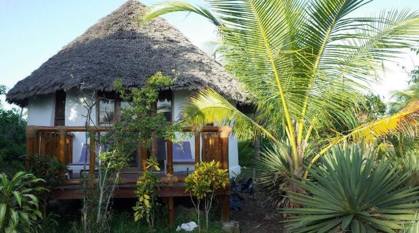 اتاق لوکس با بالکن, Lala Land Lodge