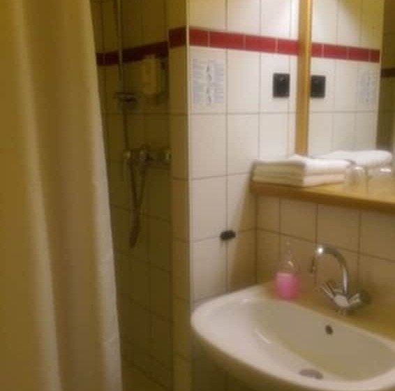 اتاق استاندارد سه نفره, Acron Hotel Wittenberg
