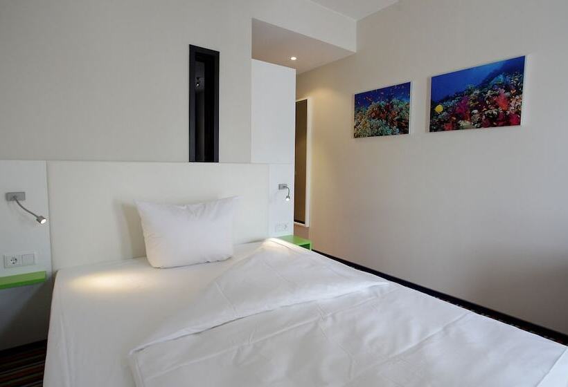 اتاق استاندارد یک نفره, Friendly Cityhotel Oktopus