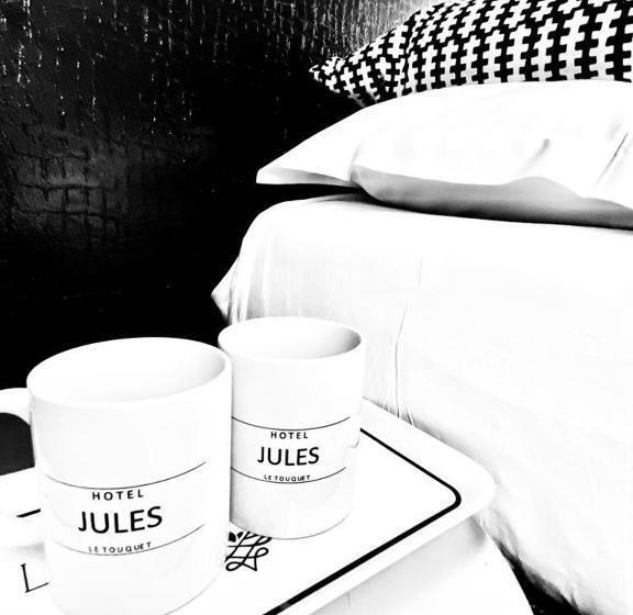 Номер Клуб, Hôtel Jules