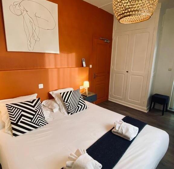 Номер Клуб, Hôtel Jules