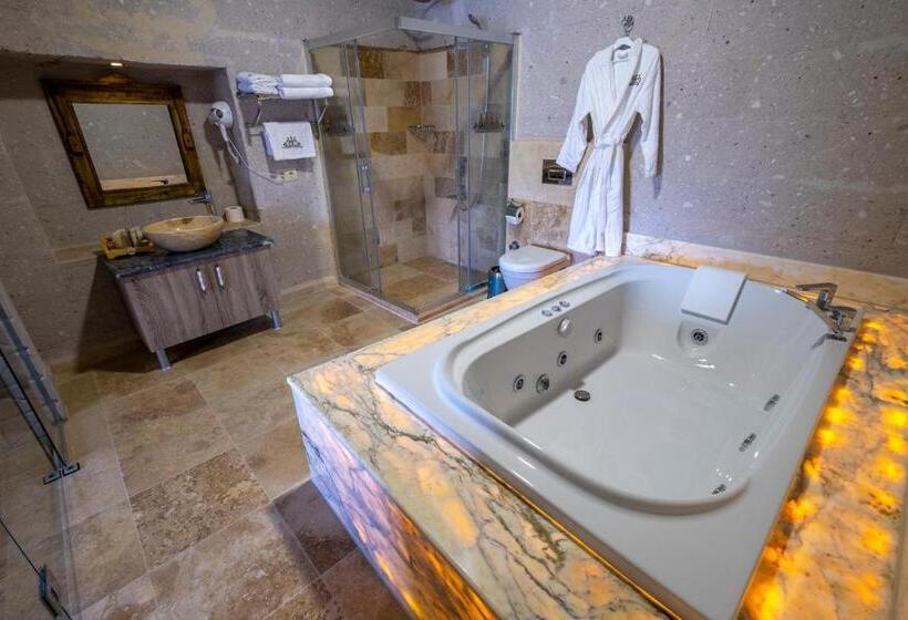 اتاق استاندارد با وان آب گرم, Underground Cave Suites
