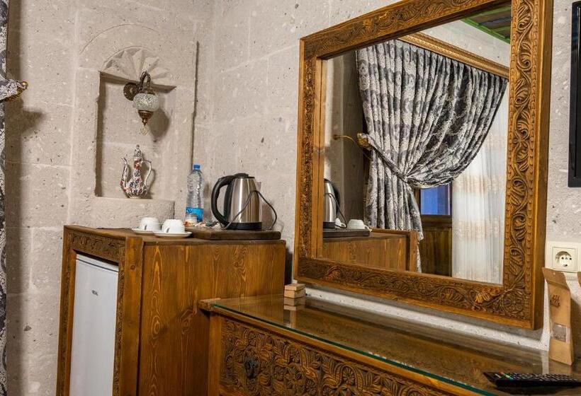 اتاق استاندارد با بالکن, Underground Cave Suites