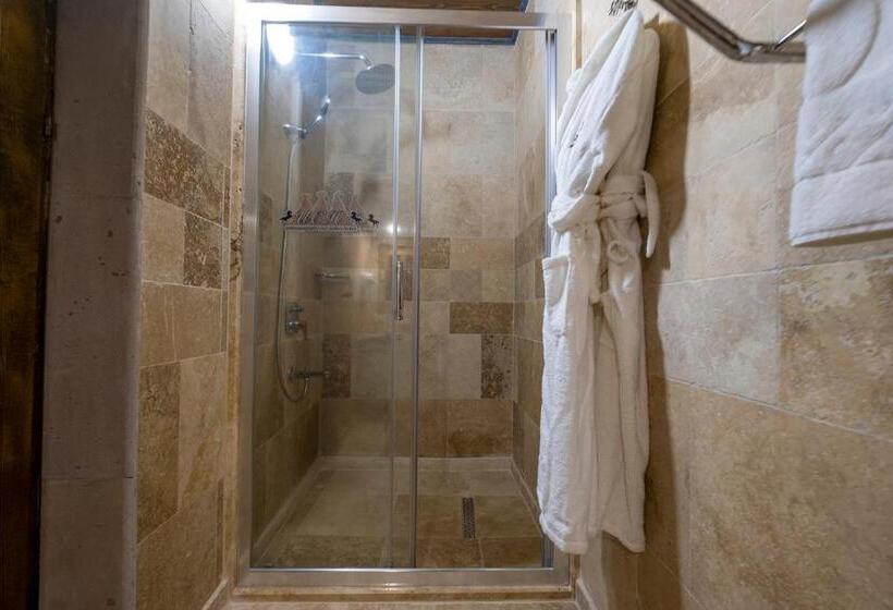 اتاق استاندارد با بالکن, Underground Cave Suites