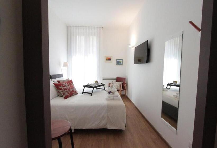 اتاق استاندارد با بالکن, Palazzo Pinto B&b   Brindisi