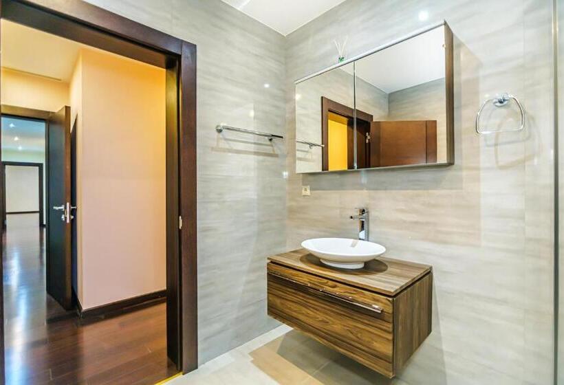 آپارتمان 1 خوابه با چشم‌انداز باغ, Port Baku Residance Family Room 710 A