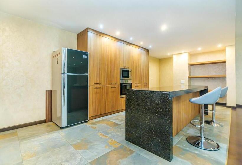 آپارتمان 1 خوابه با چشم‌انداز باغ, Port Baku Residance Family Room 710 A