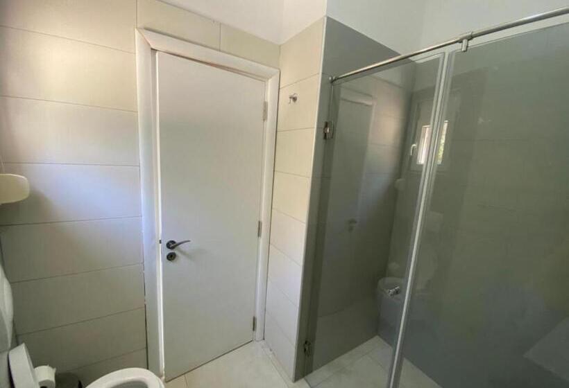 اتاق لوکس با چشم‌انداز دریا, The Olives Terrace Residences