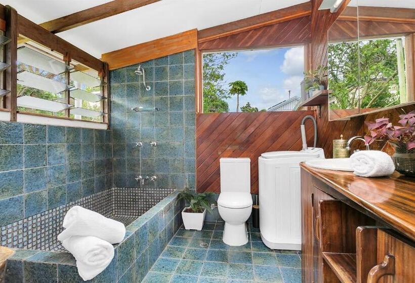 ویلای یک اتاق خوابه با استخر شنا, Lazenby Lodge