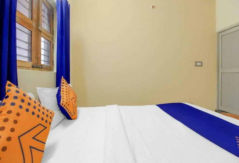 חדר סטנדרט לשלושה, Spot On 77346 H K Residency