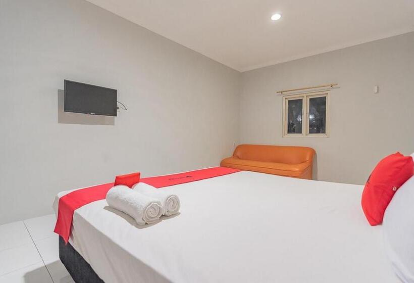Номер Deluxe, Reddoorz Plus At Bukit Cinta Street Balikpapan