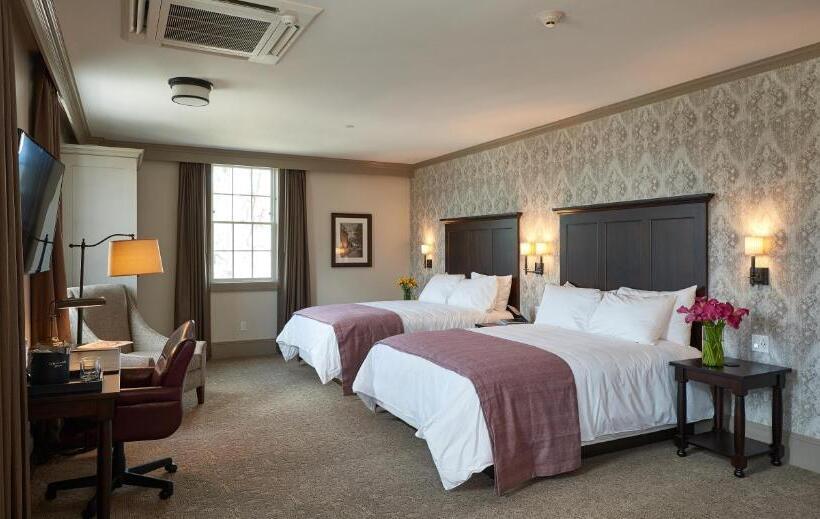 Номер Deluxe, The Groton Inn