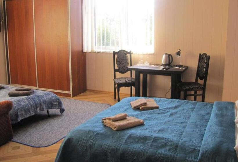 Семейный Номер, Mini Hotel Leon