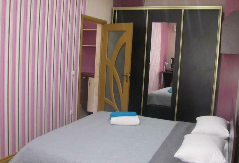Семейный Номер, Mini Hotel Leon