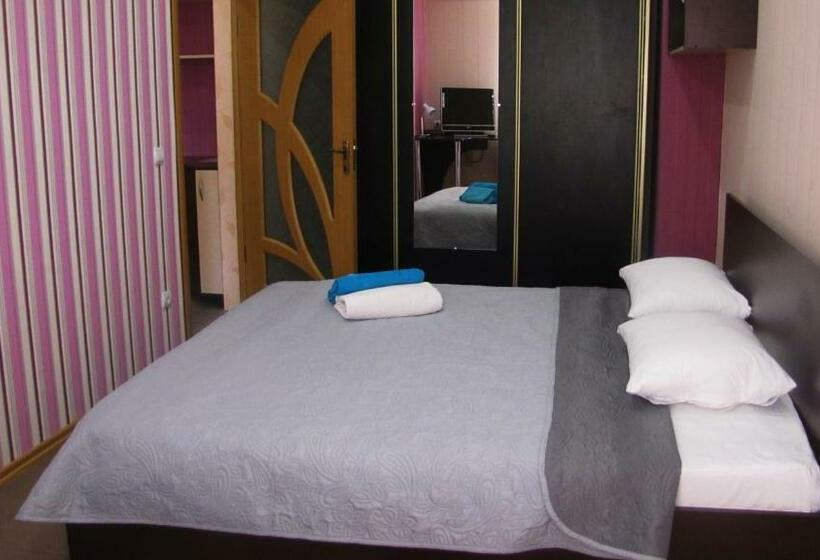 Семейный Номер, Mini Hotel Leon