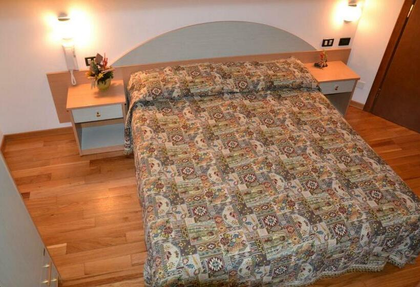 Номер Стандарт, Albergo Due Monti