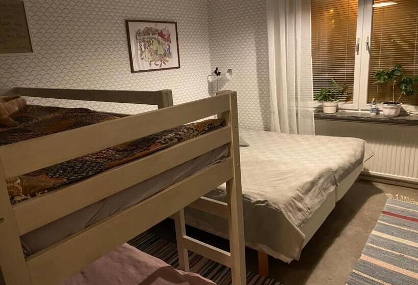 اتاق خانوادگی, Bed And Books På österlens Gästhärbärge
