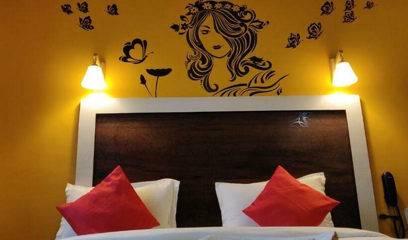 اتاق لوکس, Ratna Resort Near Bhubaneswar Airport