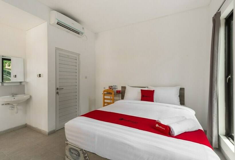 Номер Стандарт, Reddoorz Near Kaza Mall Surabaya