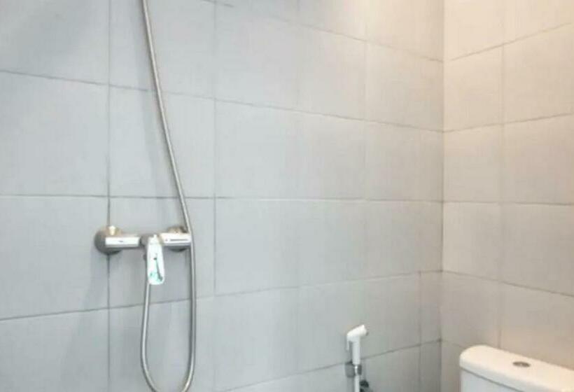 Номер Стандарт, Reddoorz Near Kaza Mall Surabaya
