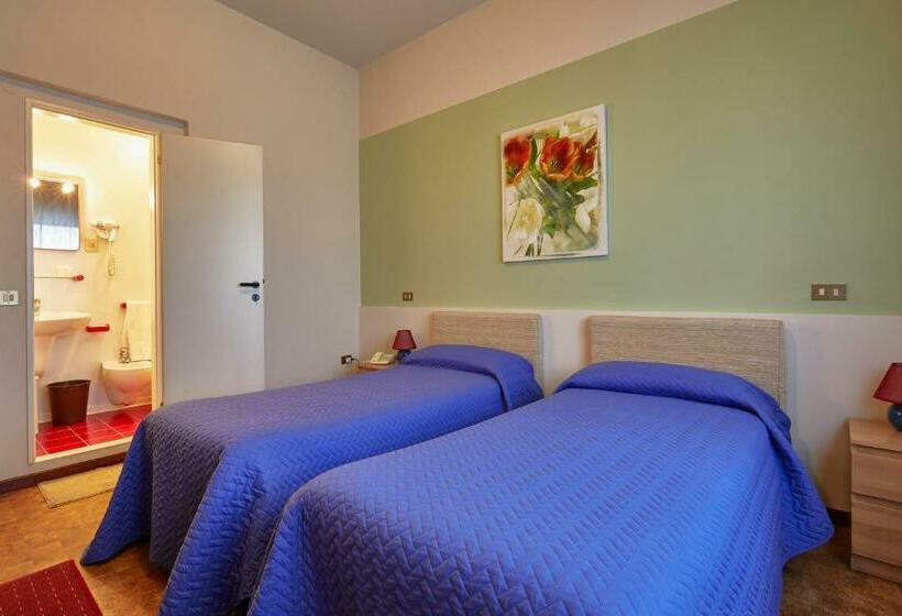 标准间, Albergo Europa