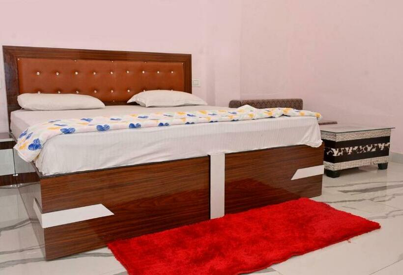 Номер Стандарт, Corridor Inn