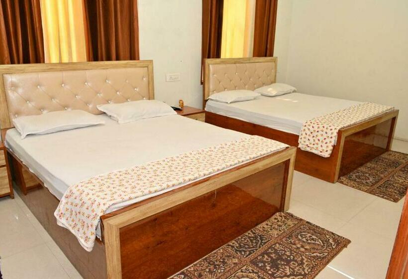 Семейный Номер, Corridor Inn