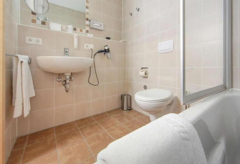 Номер Стандарт, Aalener Römerhotel Awl