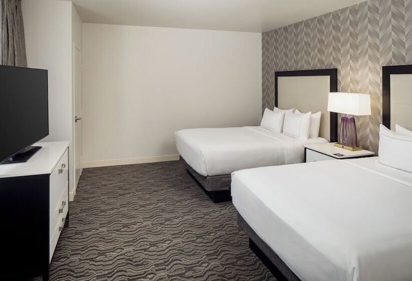 سوئیت برای معلولان, Doubletree Suites By Hilton Hotel Detroit Downtown   Fort Shelby